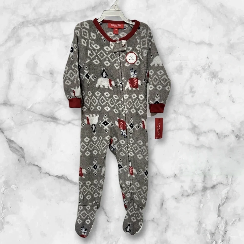 Macy's‎ Holiday Winter Fleece Baby/Toddler Footed Pajama. NWT.